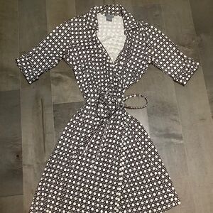 EUC Ann Taylor 3/4 Sleeve Wrap Dress in Size 2P